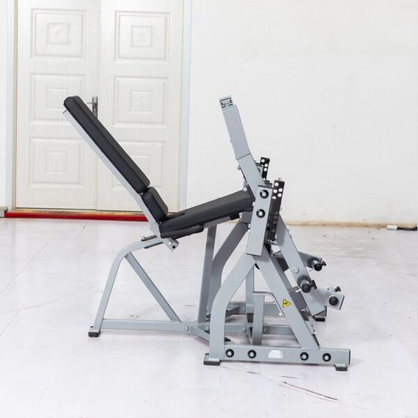 HM18   Seated Leg Extension - Image 3